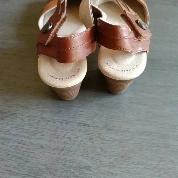 New Clarks - Picture 4 of 6